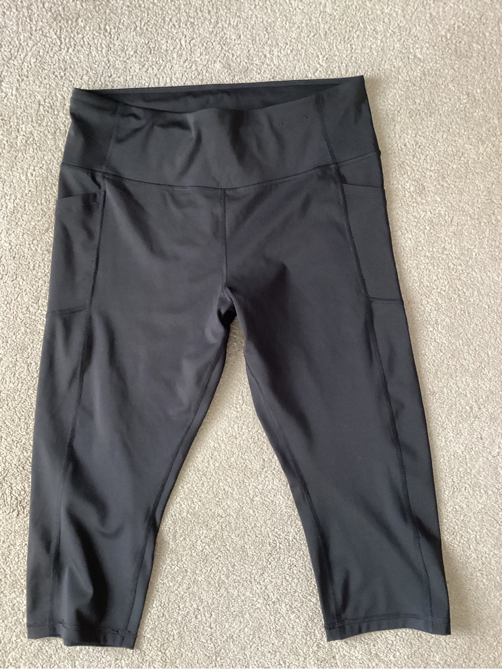 Avia Black Cropped Performance Capris with Side Pockets